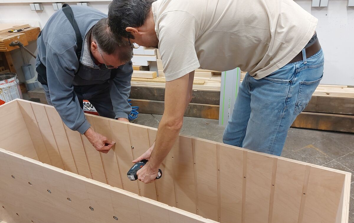 Einschlagmuttern einsetzen